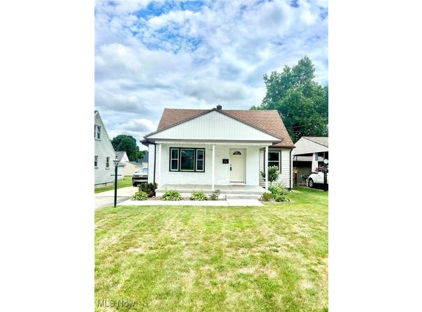 570 Idora Lane, Struthers, OH 44471
