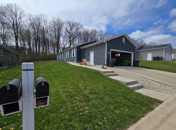 N114w21077 Briarwood Lane, Germantown, WI 53022