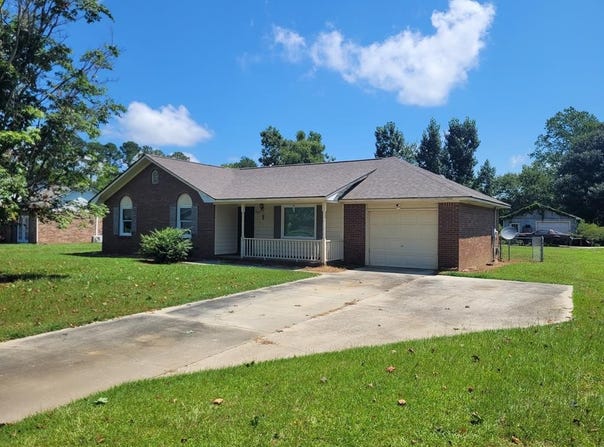 3325 Kim St, Dalzell, SC 29040