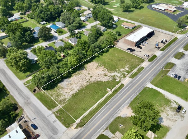 1302 W Broadway Street, Bolivar, MO 65613