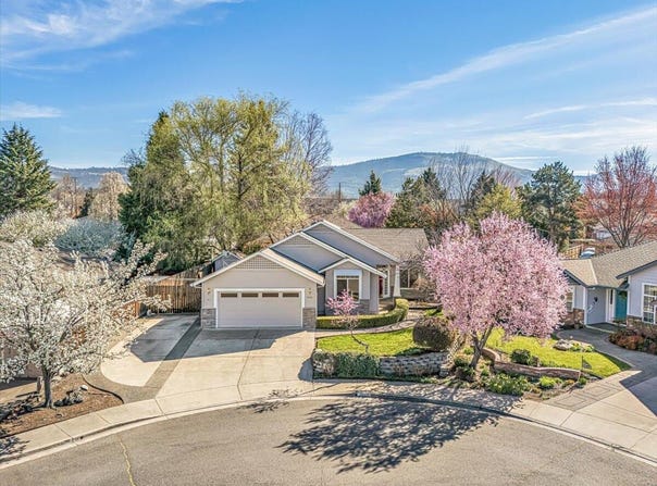 3524 Shawna Drive, Medford, OR 97504