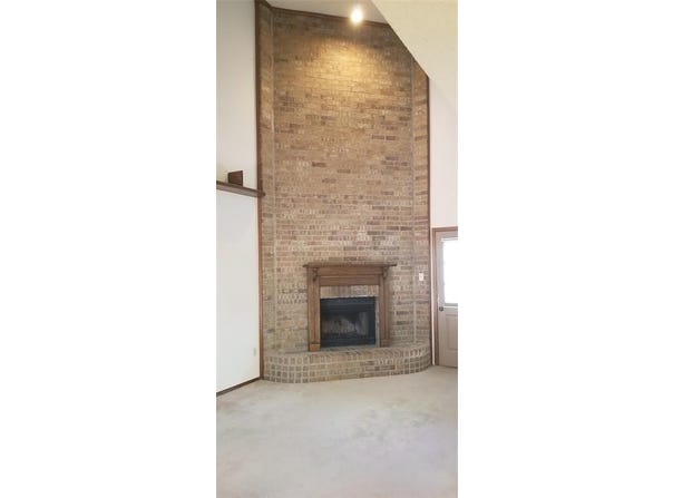 27 Morrow Drive, Bedford, TX 76021
