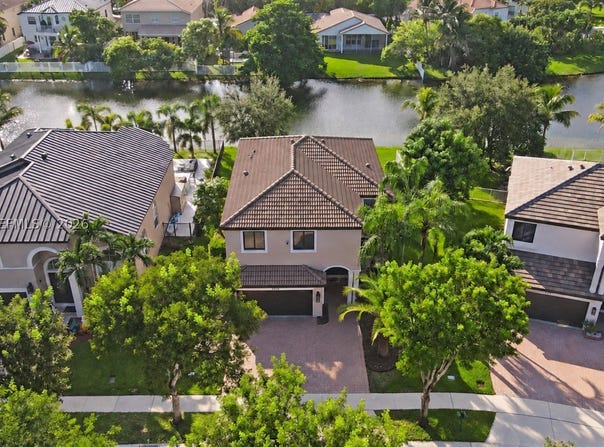 5233 SW 157th Ln, Miramar, FL 33027