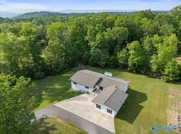 753 Waverly Hills Road, Grant, AL 35747