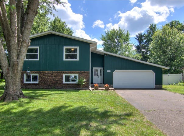 1533 Raedel Road, Eau Claire, WI 54703