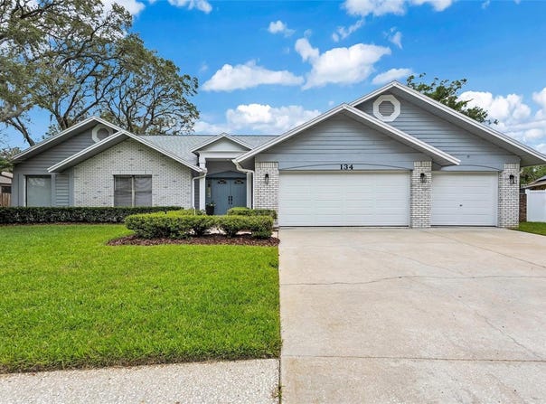 134 BARRINGTON DRIVE, BRANDON, FL 33511