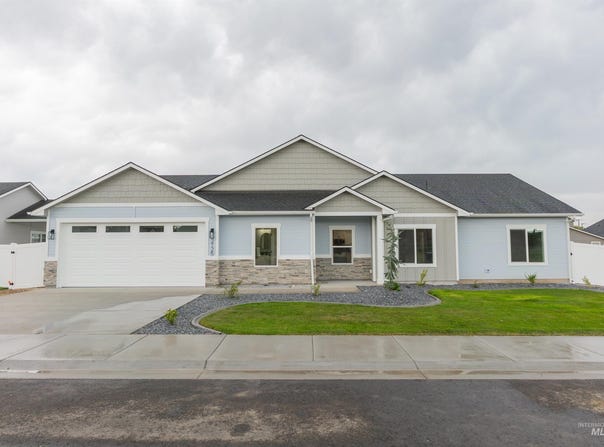 2125 Oxon St, Caldwell, ID 83605