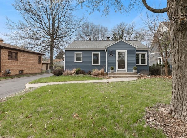 418 Bonnie Brae Avenue, Itasca, IL 60143