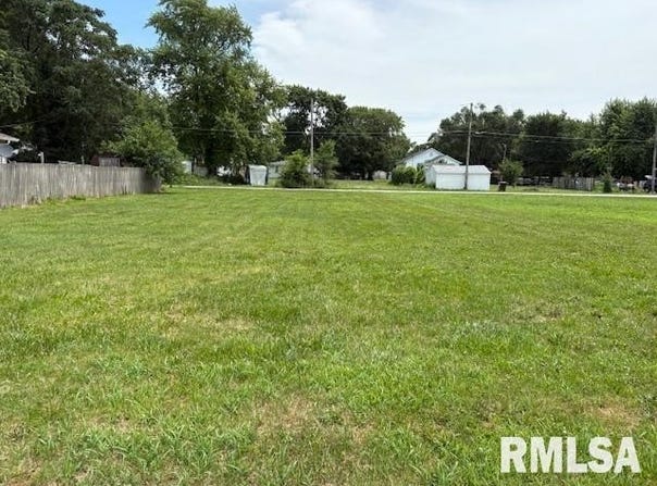 424 N JEFFERSON Street, Lincoln, IL 62656