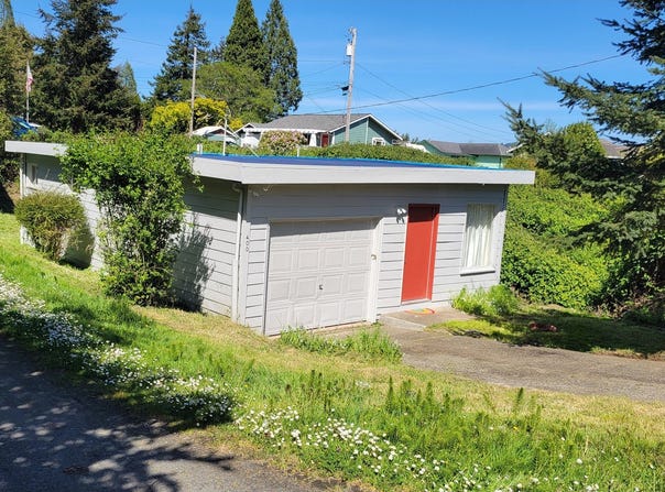 400 STATE St, NorthBend, OR 97459