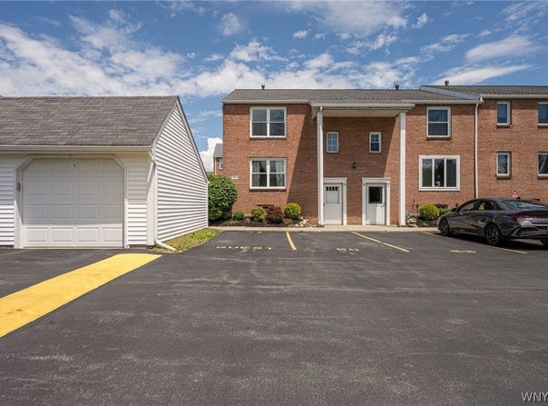 3903 Bowen Road, Lancaster, NY 14086