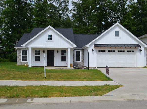 572 Valley River Drive, Columbia City, IN 46725