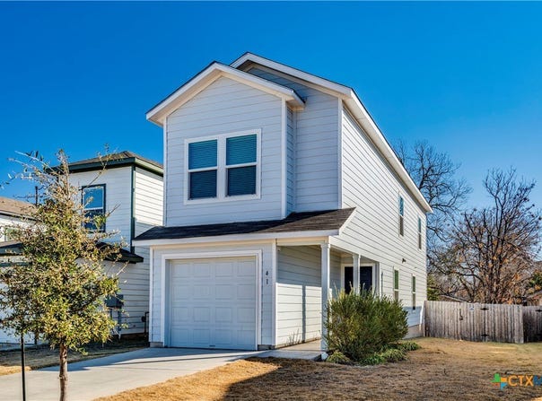 41 Trinity Circle, Lockhart, TX 78644