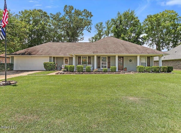 39 Lamplighter Road, Pearl, MS 39208
