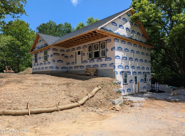 64 Buena Vista Drive, Crossville, TN 38555