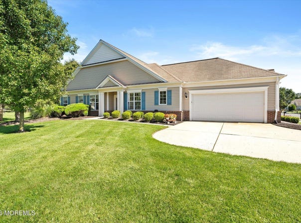 10 Sparrow Drive, Hamilton, NJ 08690