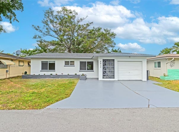 4917 NW 48th Ave, Tamarac, FL 33319