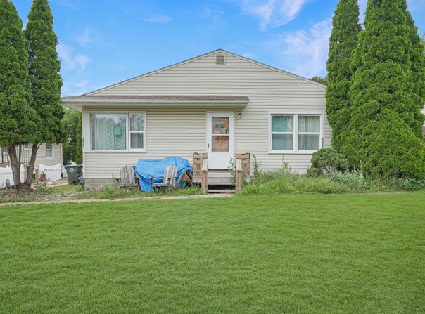 2023-2025 Burton Avenue, Waterloo, IA 50703