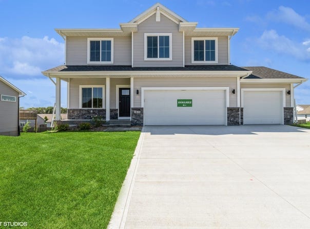 2426 E 50th Court, Des Moines, IA 50317