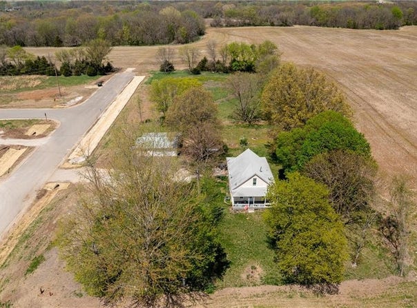 9960 W K68 Highway, Louisburg, KS 66053