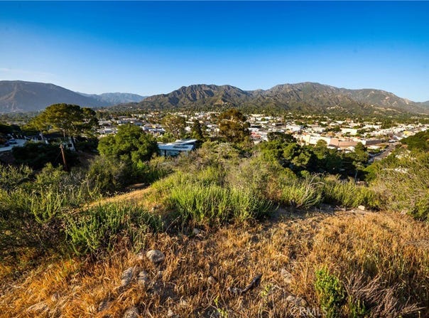 9824 Redmont Avenue, Tujunga, CA 91402