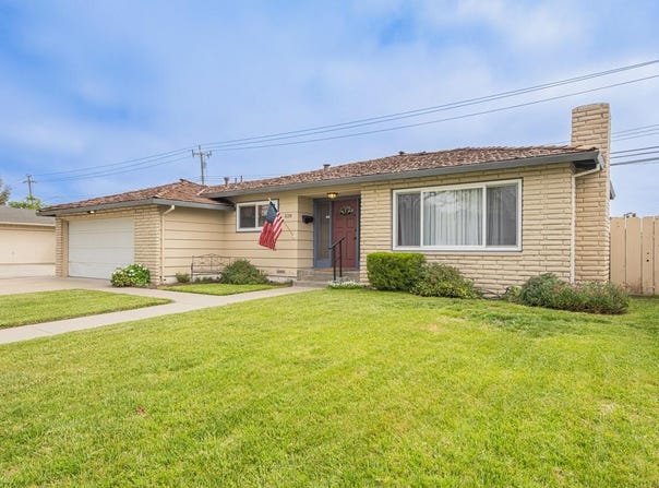 528 La Mesa DR, SALINAS, CA 93901