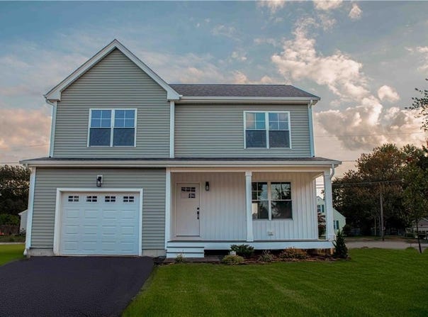 59 Recess Lane, Warwick, RI 02889