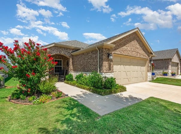 1255 Freedom Lane, Little Elm, TX 76227