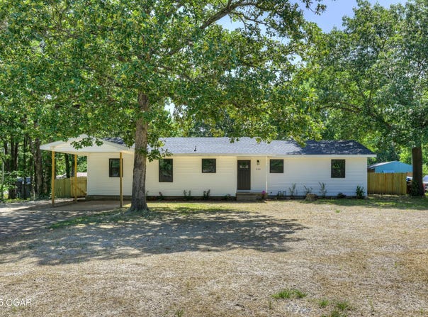233 Timber Lane, Carl Junction, MO 64834