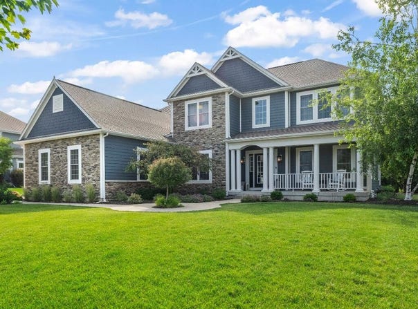 W246n1979 Still River Dr, Pewaukee, WI 53072