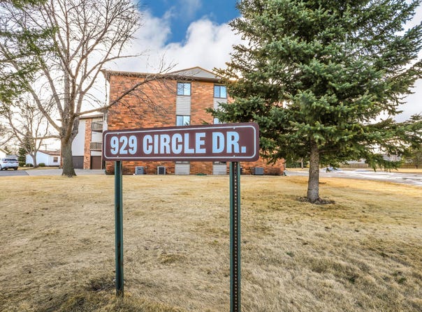 929 Circle Drive, Aberdeen, SD 57401