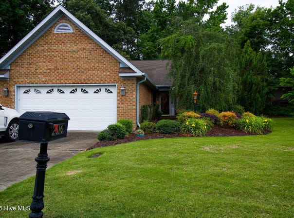 2616 Brookridge Circle, Greenville, NC 27858
