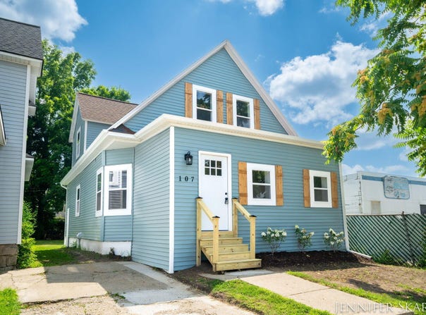 107 E Congress Street, Belding, MI 48809