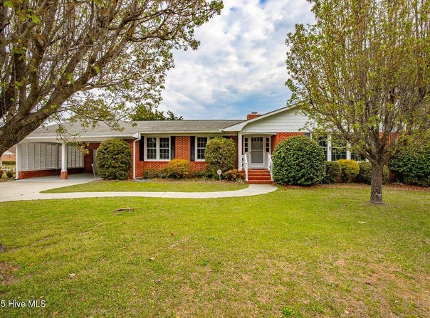 2605 W Forest Drive, Newport, NC 28570