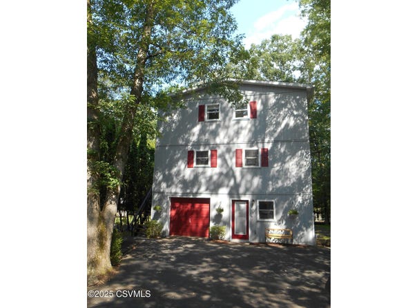 162 EDGE ROCK Drive, Drums, PA 18222