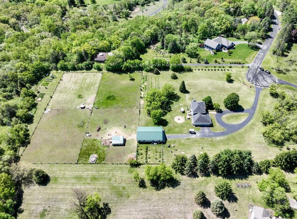 W339s5350 Prairie View Dr, North Prairie, WI 53153