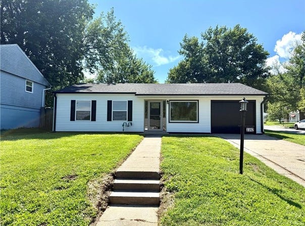 3302 Sioux Lane, St Joseph, MO 64503