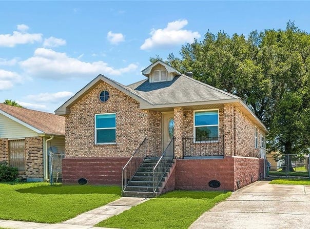 2045 GLADSTONE Drive, Marrero, LA 70072