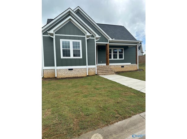 66 Swanee Drive, Albertville, AL 35950