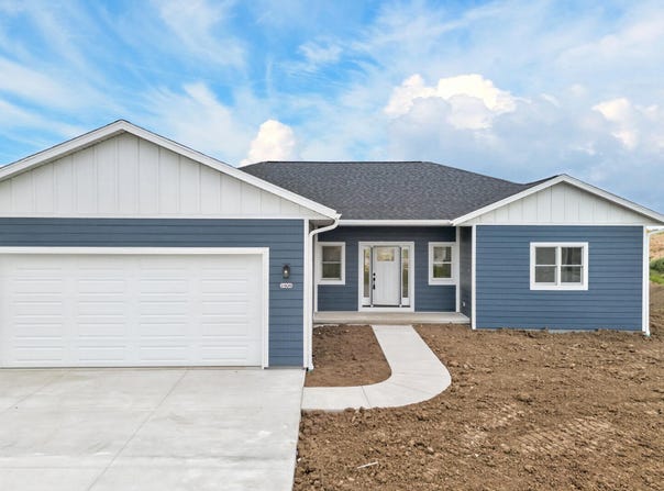 2906 Stonebrook Dr, Sheboygan, WI 53081