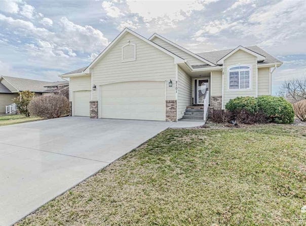 2101 Thompson Drive, Junction City, KS 66441