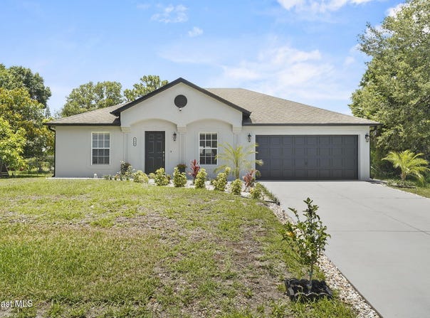 160 Eureka Avenue NE, Palm Bay, FL 32907