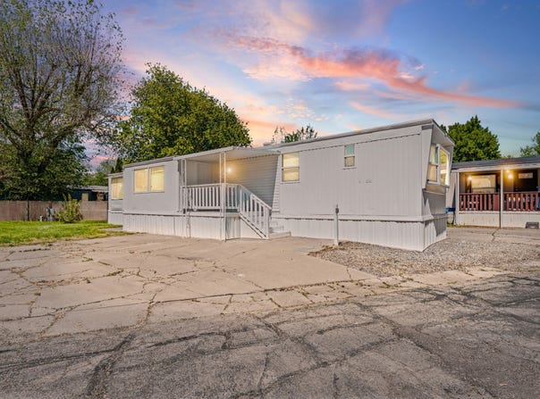 24 GROVER St, Layton, UT 84041