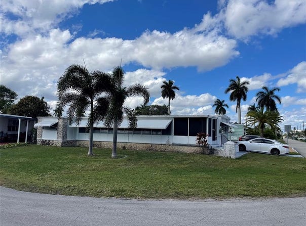8501 SW 21st Ct, Davie, FL 33324