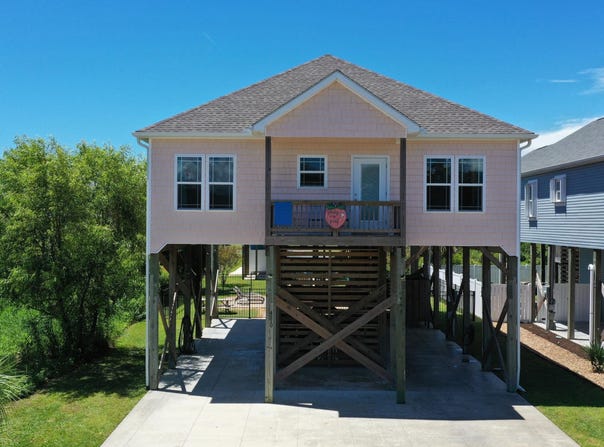 4319 E Pelican Drive, Oak Island, NC 28465