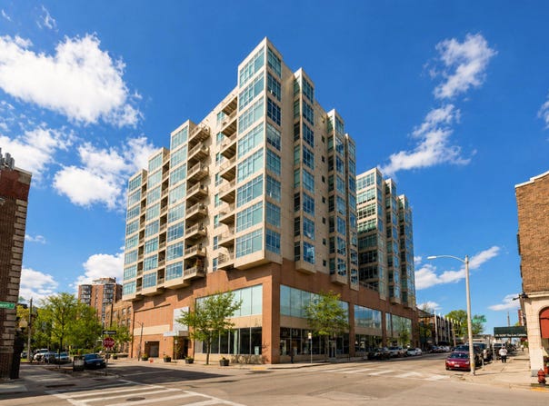 1550 E Royall Pl, Milwaukee, WI 53202