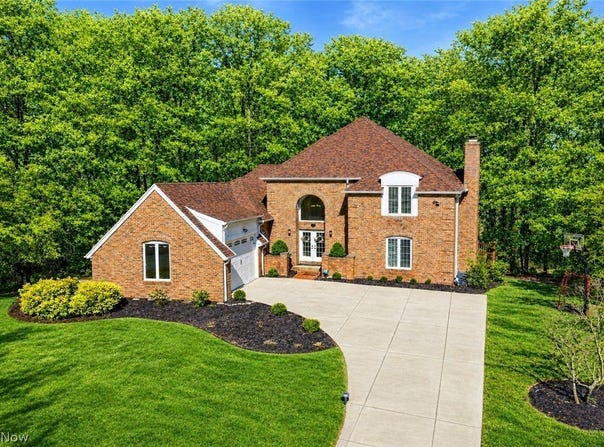 309 High Bluff, Aurora, OH 44202