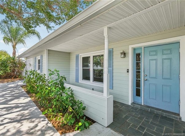 338 SW Winnachee Drive, Stuart, FL 34994