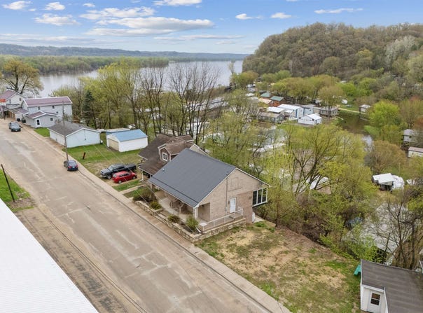 229 Main, North Buena Vista, IA 52066