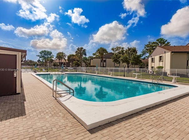3531 Long Pine Ct, Green Acres, FL 33463
